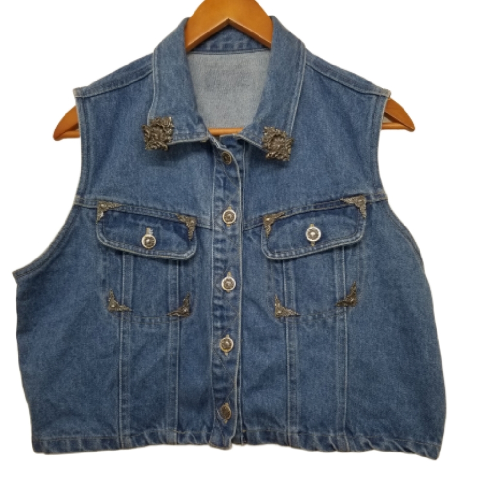 Femme fatale women's vest with studded accents